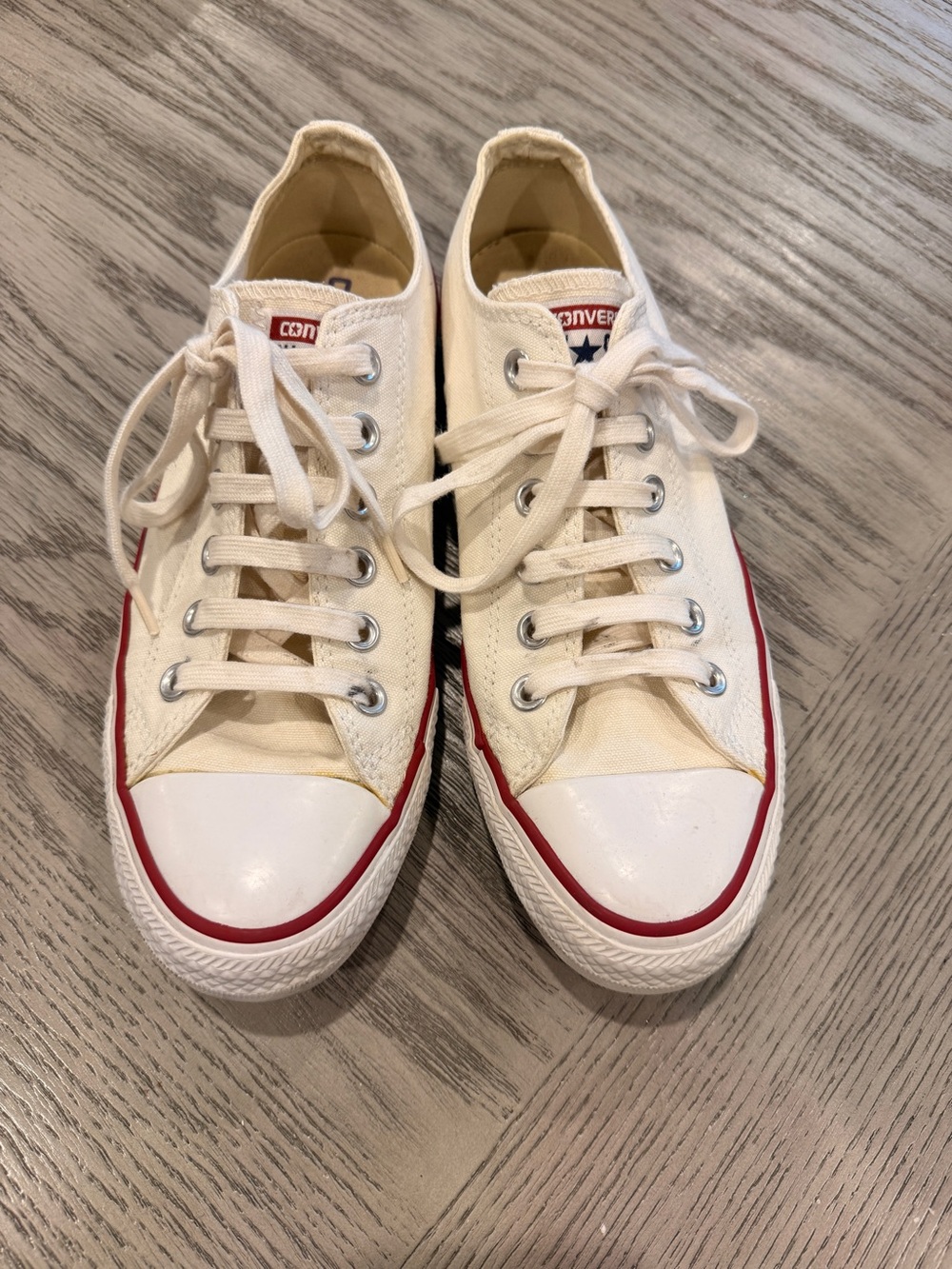 Converse Kids Low Top Canvas Sneakers in Cream with Red Accent Size 8